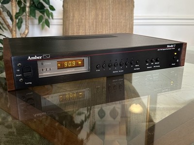 Amber Electronics Model 7 AM/FM Digital Synthesis Tuner - For Parts/Repair