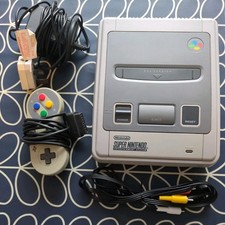 Super Nintendo SNES Console With Controller, Power cable and TV cable - Working