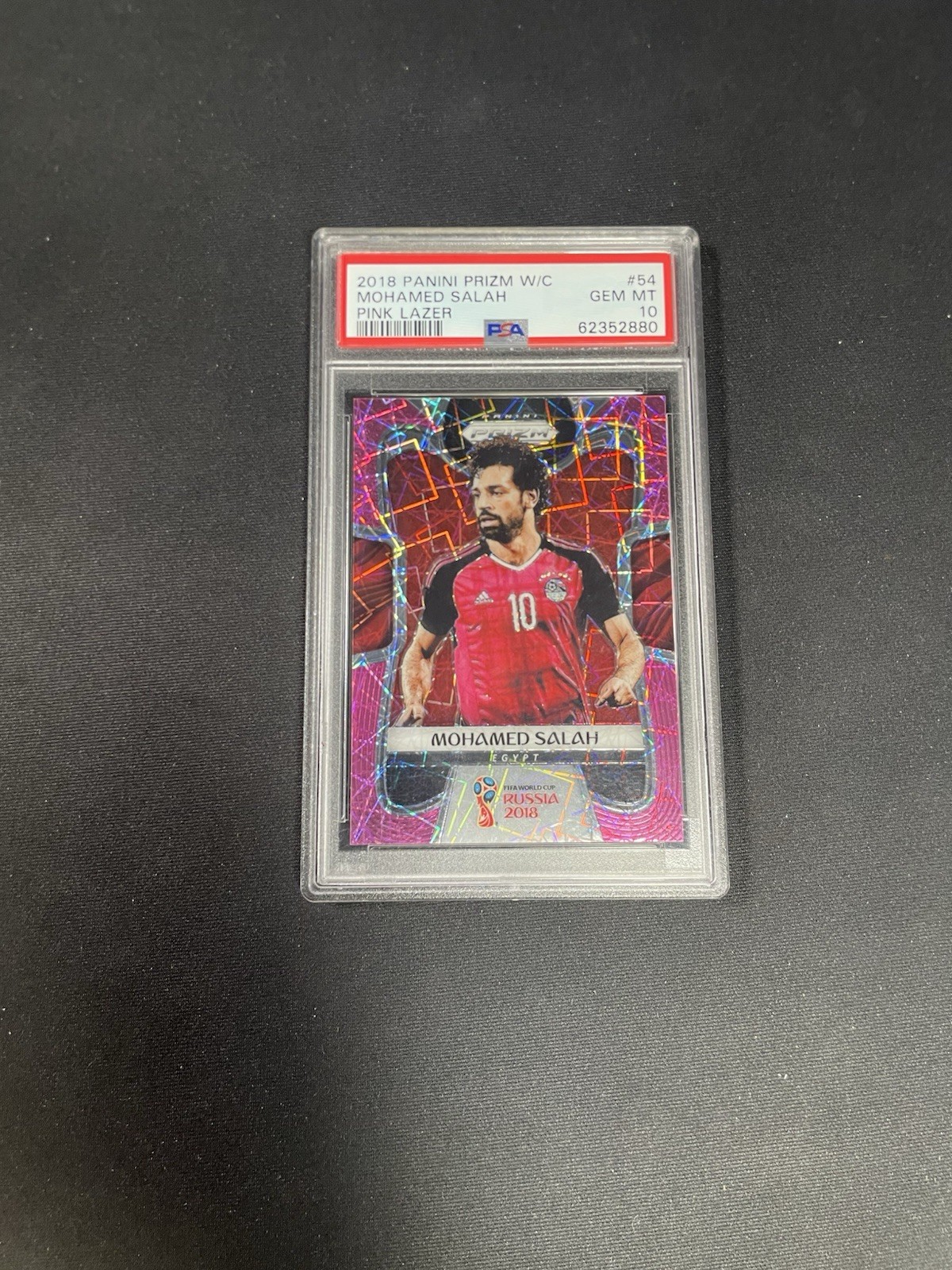 2018 Panini Prizm World Cup Mohamed Salah #54 Pink Lazer Prizm 36/40 PSA 10