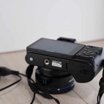 6.3割引‼︎Samsung NX500 カメラ 本体&レンズ２つ！ Samsung NX NX500 28.2MP Digital Camera - Black (Kit w/ 16-50mm