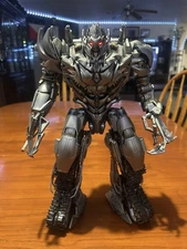 BMB Transformation LS-06 Tank Mega Commander Figure  - Used