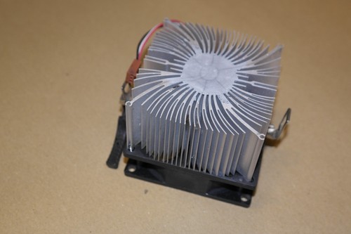 aluminium Heatsink & Fan for AM2 FM1 939 940 754 4 pin 65 mm height - Afbeelding 2 van 3