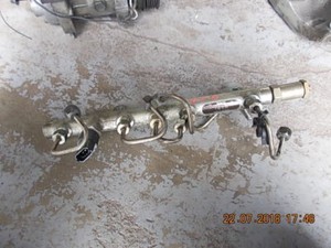 Einspritzleiste Injektor Verteilerrohr Mitsubishi Carisma 1,9L Di-D 75KW/102PS