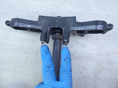 1988 Kawasaki ZX600 Ninja K817) triple tree steering stem
