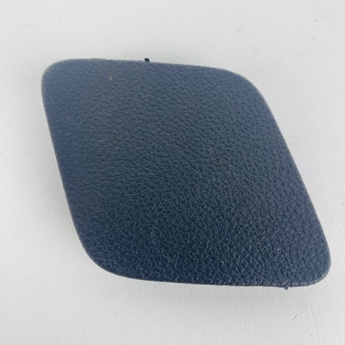 2019-2022 Chevrolet Blazer Center Console Lower Hole Cover Cap Trim OEM 23197281 - Picture 4 of 4