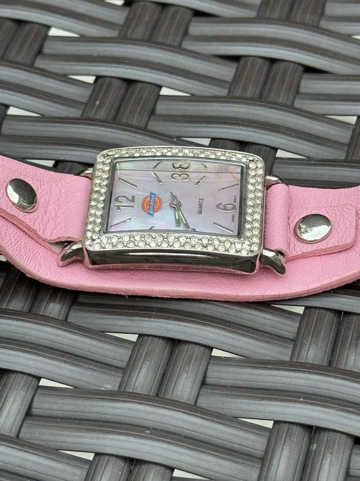 Relógio feminino Workwear Dickies strass com pulseira de couro genuíno, nova bateria - Imagem 4 de 4