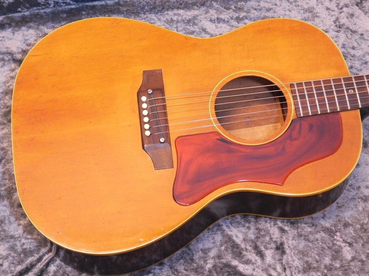 ギター Gibson Custom Shop B-25 ADJ Gibson Custom Shop B-25 (Orange)|ドルフィンギターズ