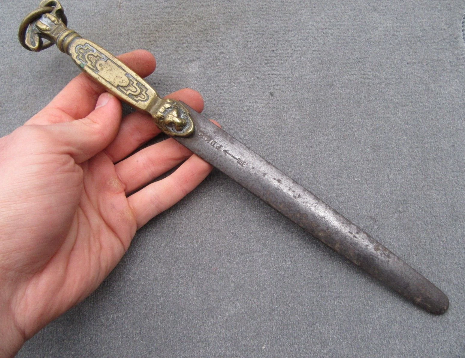 VTG RARE BRASS LION HEAD F.DICK BUTCHER KNIFE SHARPENER HONING STEEL ROD CHEF
Opens in a new window