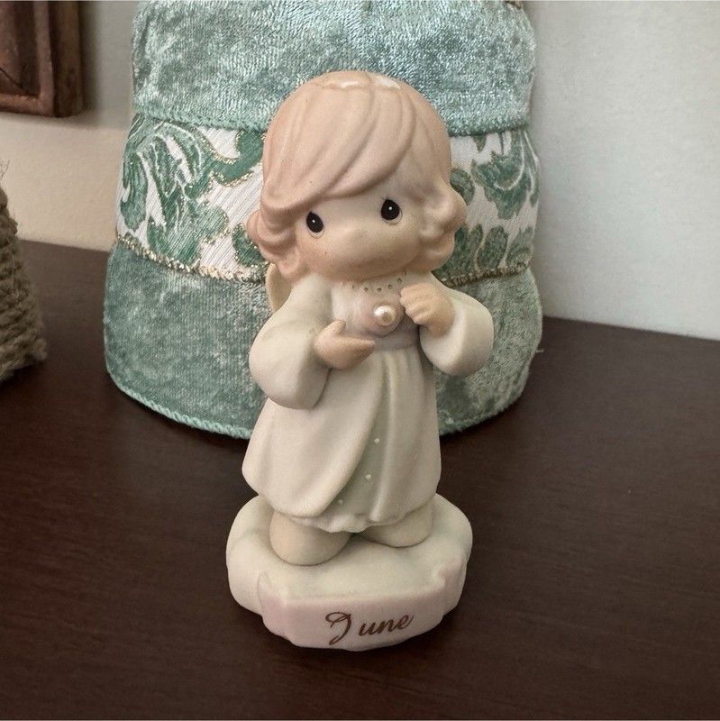 Precious Moments Angel Figurine Porcelain Matte Finish Small 1996 White Beige