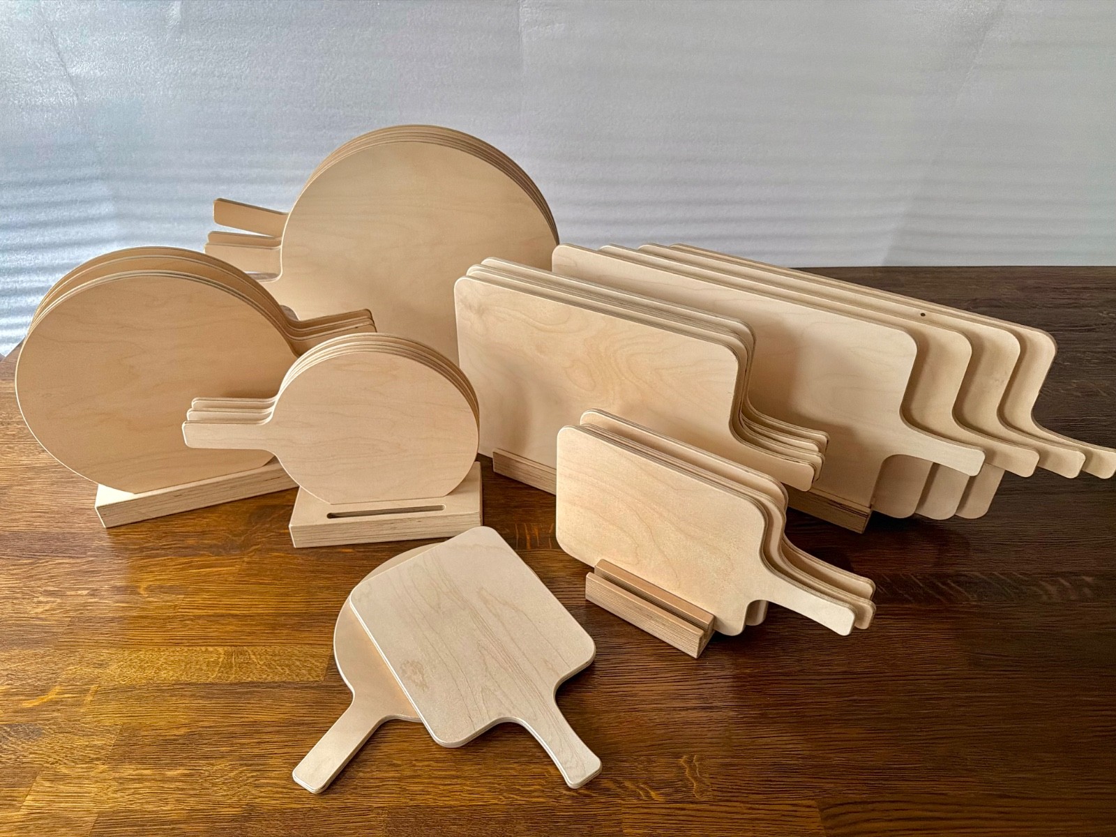 Set/Flammkuchenbrett/Servierbrett/Pizzabrett/Rechteckig/Holz/mit Holz Ständer