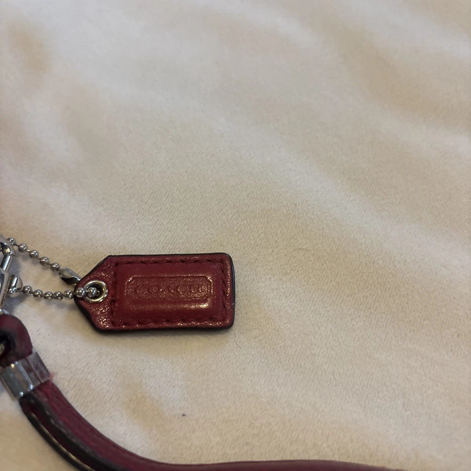 Vintage Coach Chelsea Burgundy Pebbled Leather Zip Wristlet - Image 4 of 4
