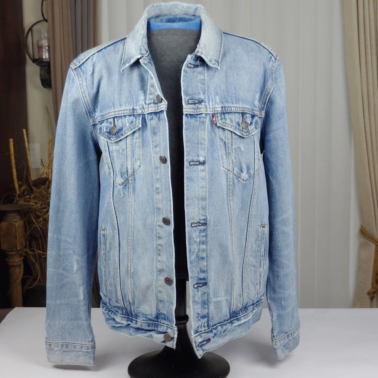 Levi Strauss & Co. Classic Blue Denim Mens Jacket.
Opens in a new window or tab