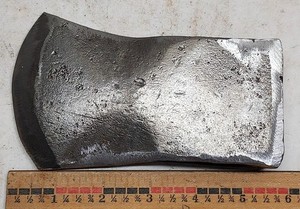 Vintage Unmarked 1 lb. 13 oz. Single Bit Axe Head 0730251
