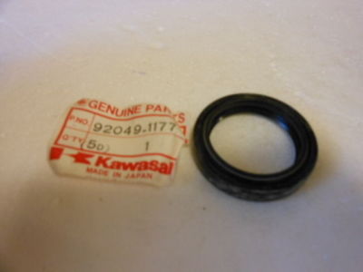 じゅえる NOS Kawasaki 1986-1987 ZL600 1985-1987 ZX600 ZX750 ZX1100 Oil Seal