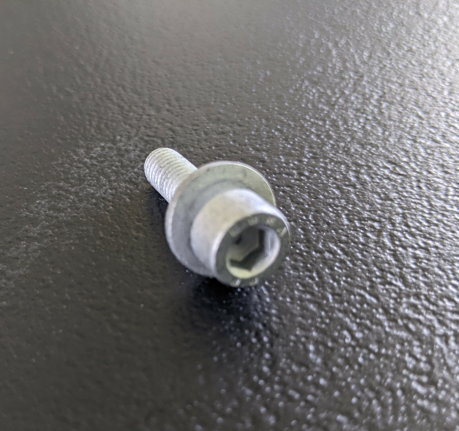 VW A4 ALH TDI 1998 2003 GOLF JETTA NB NEW ORIGINAL VW VALVE COVER