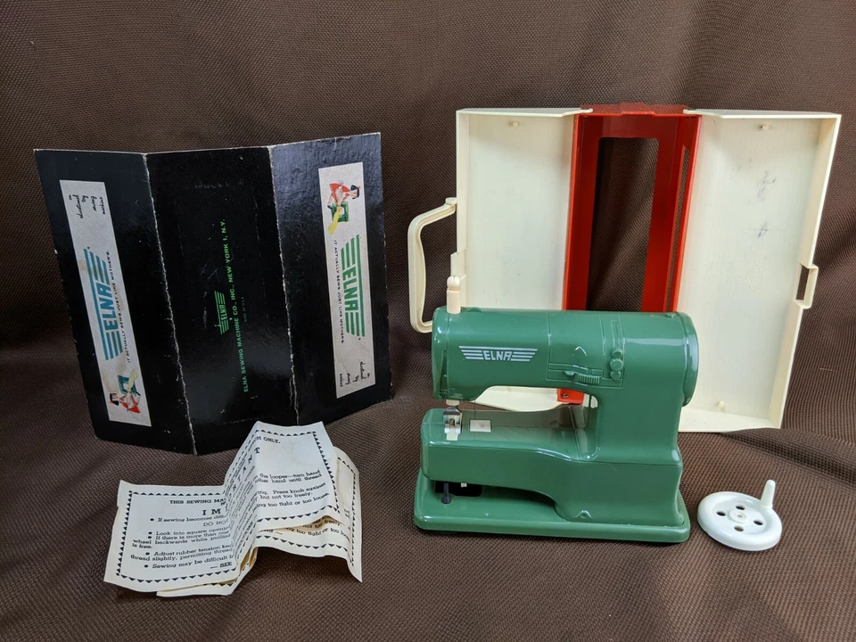 Máquina de coser de juguete ELNA de colección y estuche Hasbro raro difícil de encontrar difícil de encontrar necesita trabajo Foto 2 de 4