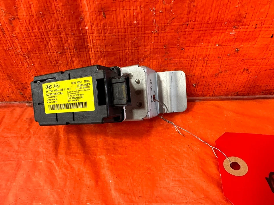 13-16 HYUNDAI GENESIS CUPÉ - SENSOR TPMS MONITOREO PRESIÓN NEUMÁTICOS - OEM #302 Foto 3 de 4