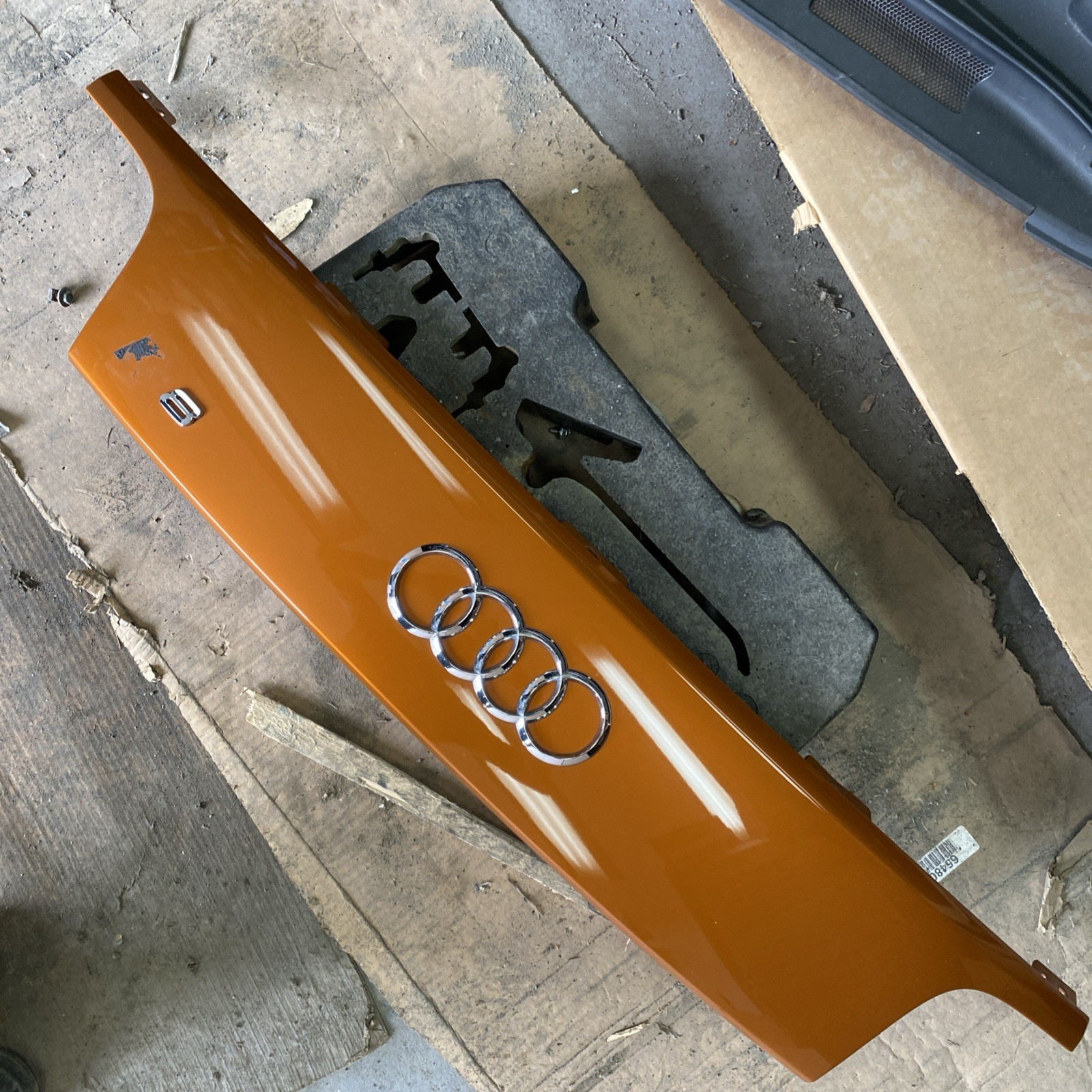 2014 2015 AUDI R8 4.2 Quattro Upper Bumper Trim Trunk REAR PANEL Plate Light OEM