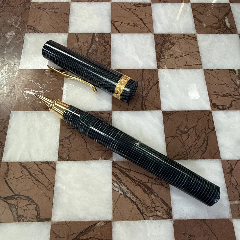 Bolígrafo Visconti Manhattan en celuloide azul-verde (*) Foto 3 de 4