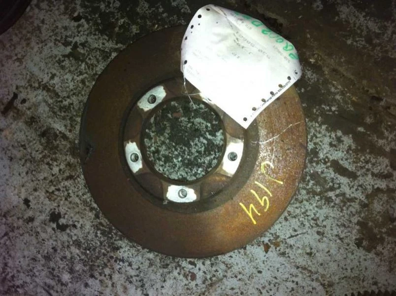 Frenos delanteros Toyota Tacoma 95-04 cabina regular excluyendo Prerunner Foto 2 de 4