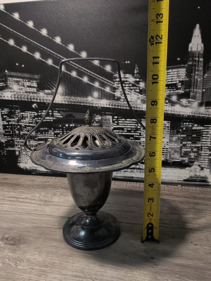 Jarrón antiguo de 1847 Rogers Bros. con tapa de rana ornamentada  Foto 2 de 4