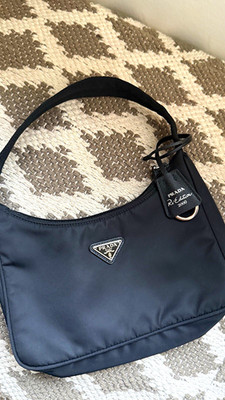 PRADA Re-Edition 2000 Schultertasche Nylon Schwarz Reißverschluss verstellbar