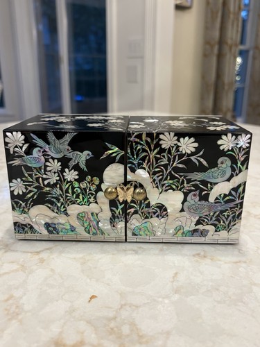 Vintage Korean Mother of Pearl Inlaid Black Lacquer Hinged Jewelry Box w/Drawers