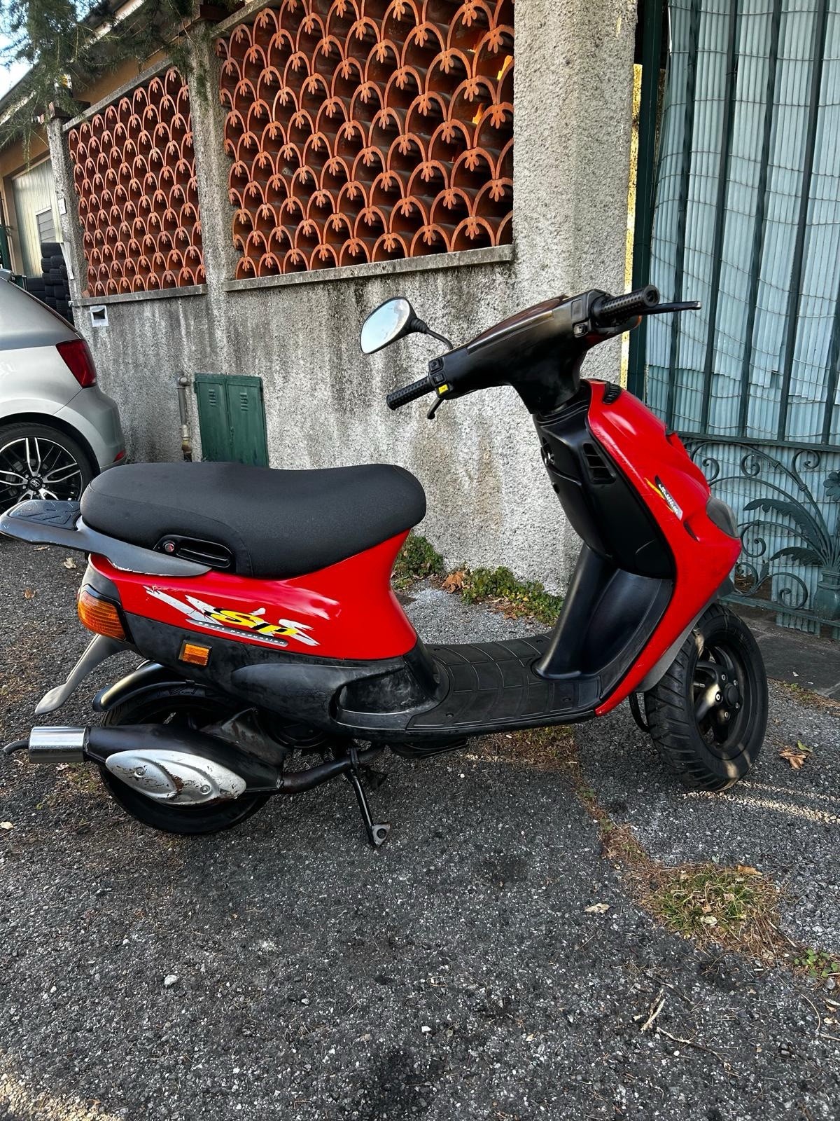 Foto 1 di 8