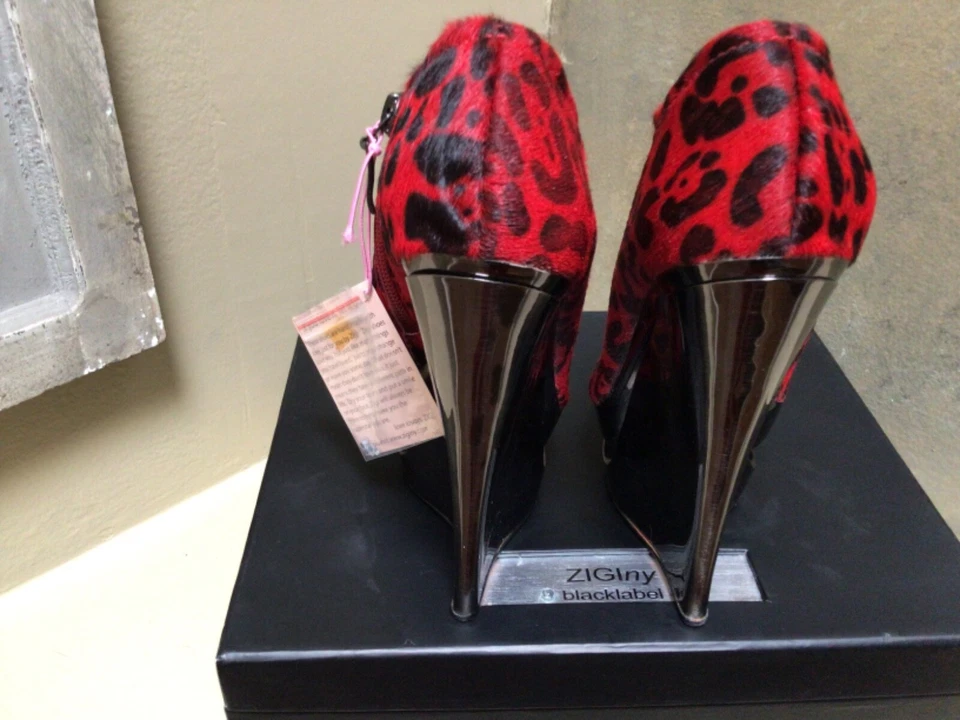 NUEVO EN CAJA $396 Zigi ZIGINY Etiqueta Negra Cuero Estrás Cuña Tacones Botas Zapatos 7 Foto 3 de 4