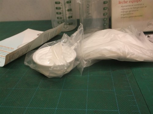 Ameda Manual Breast Pump Kit - Picture 6 of 6