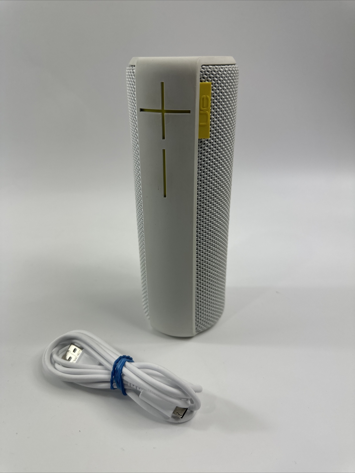 Ultimate Ears UE Boom Wireless Bluetooth Speaker S00122 WORKS GREAT