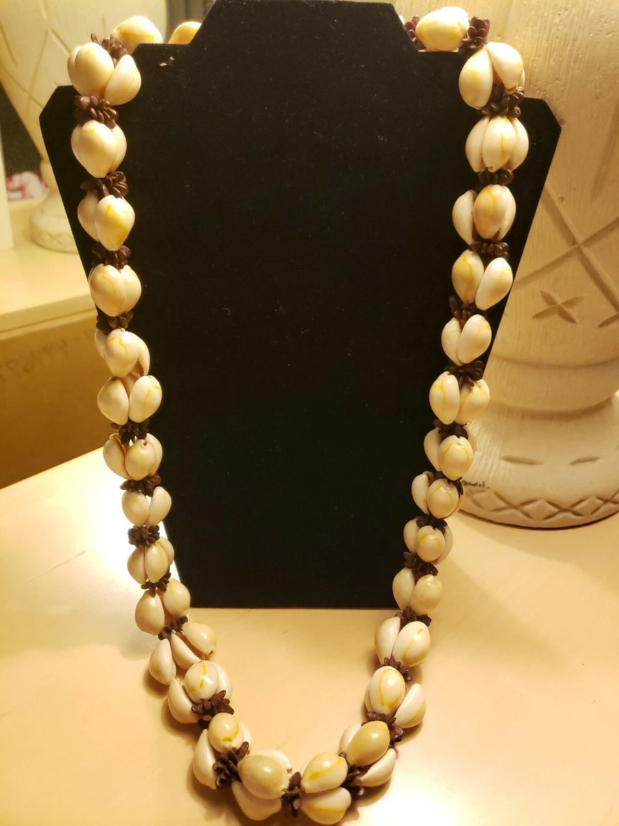 Large cowrie 2024 shell necklace