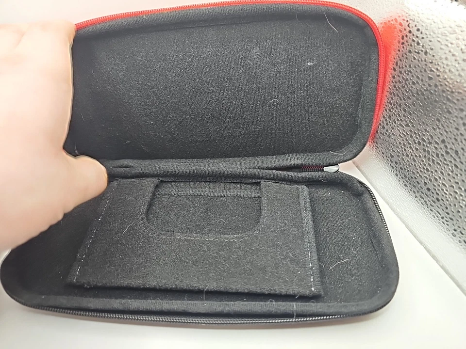 Funda Nintendo Switch Edición Limitada Roja/Negro Mario Roja Foto 3 de 4