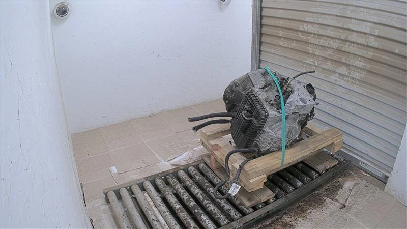 2018 Chrysler Pacifica Automatic Transmission Assembly 3.6L Silver OEM Used - Image 2 of 4