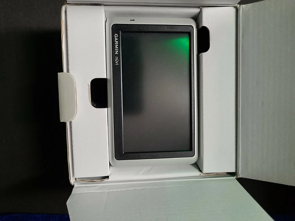 Garmin Nuvi 1300T Ultra-Thin GPS Navigator Widescreen Display . - Image 3 of 3