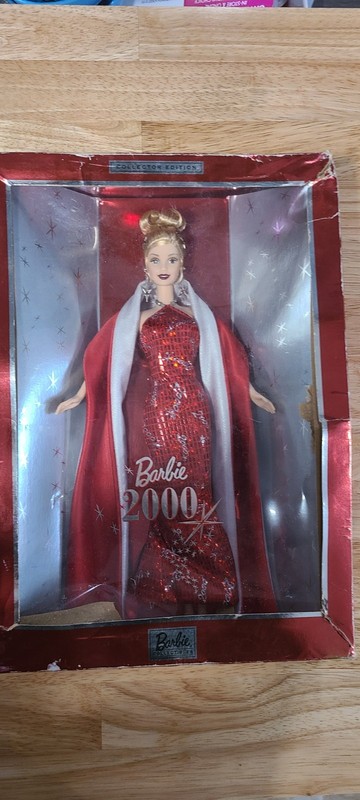 Barbie Collector Edition 2000 Doll Mattel #27409 Red Dress NEW