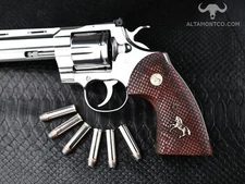 COLT PYTHON GRIZZLY KODIAK GRIPS SNAKESKIN CHECKING GOLD MEDALLIONS RAMPANT