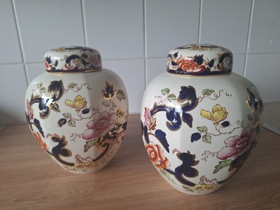 Ein Paar Vintage Mason's Ironstone Mandalay Blue Ingwer Gläser mit Deckel