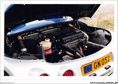 AJKP1-0041 - Automobil - Tuning - Renault Cabrio - Unter Motorhaube