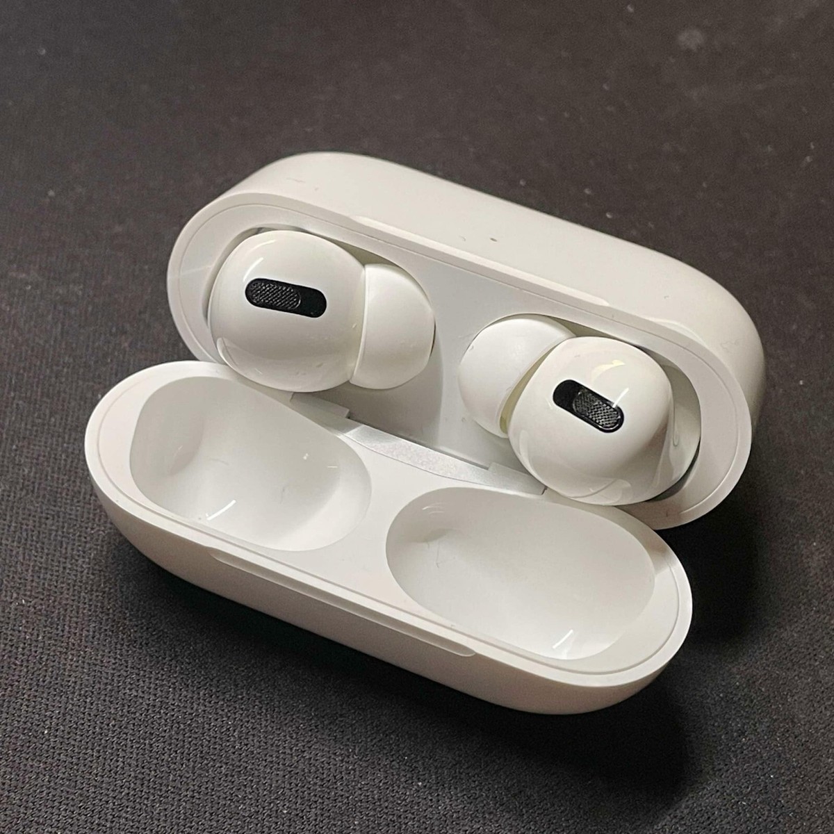 初代AirPods Pro 本体 A2084 Genuine Apple AirPods Pro 1st Gen A2190 A2083 A2084 AirPods
