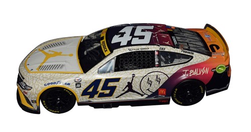 AUTOGRAPHED 2023 Tyler Reddick #45 Jordan Racing J BALVIN CAR (23XI Team) Signed - 第 2/4 張圖片