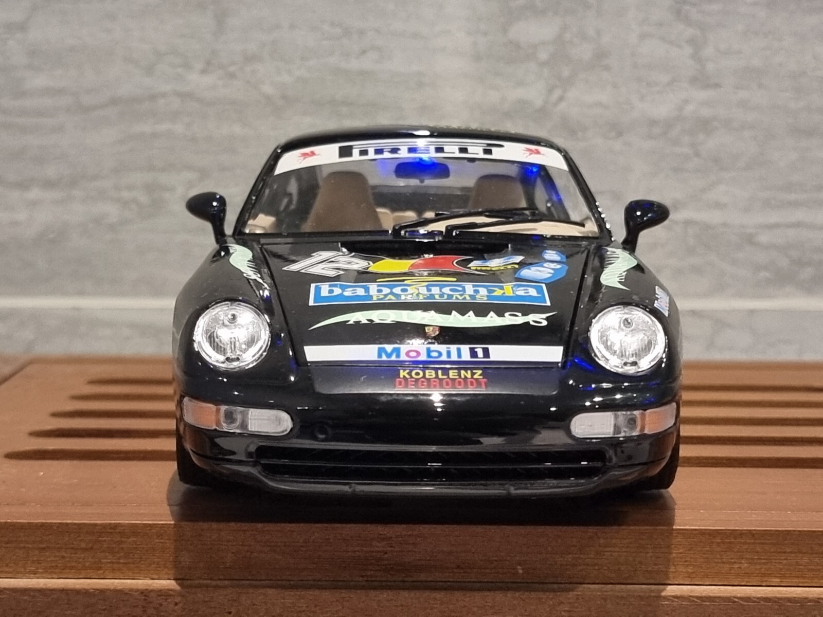 Foto 8 di 24