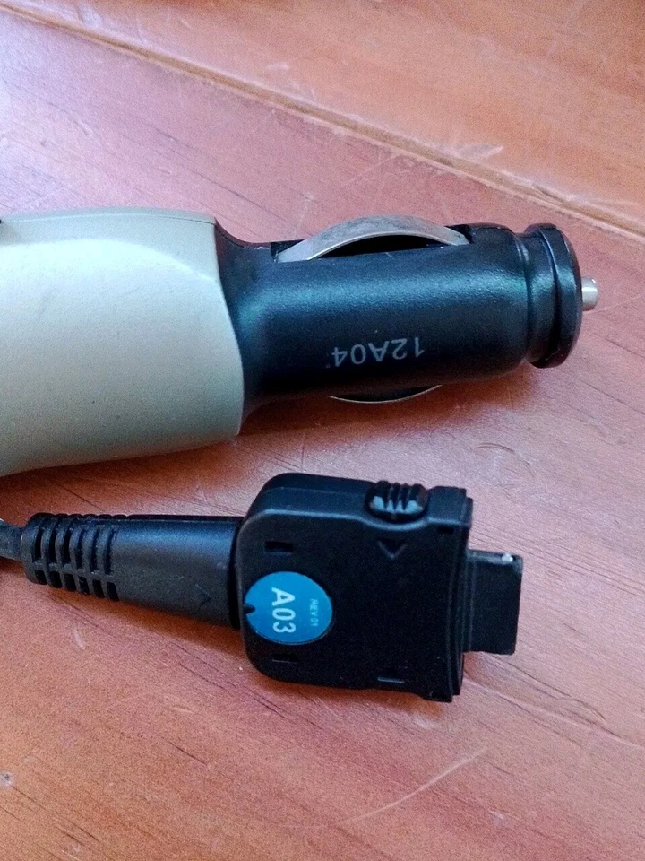 Adaptador de corriente iGo/ITIP 07A05/E11/021758 cargador de coche Foto 3 de 4