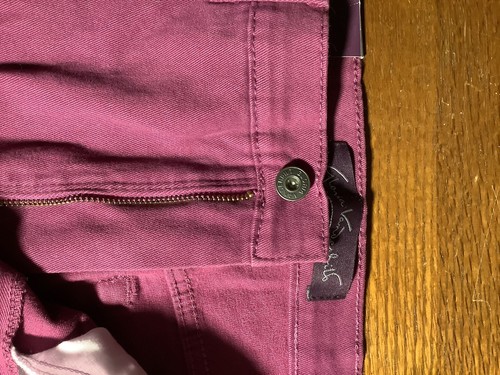 NWT Slimming Womens Size 14 Gloria Vanderbilt Amanda Jeans, Magenta, Purple - Picture 7 of 8