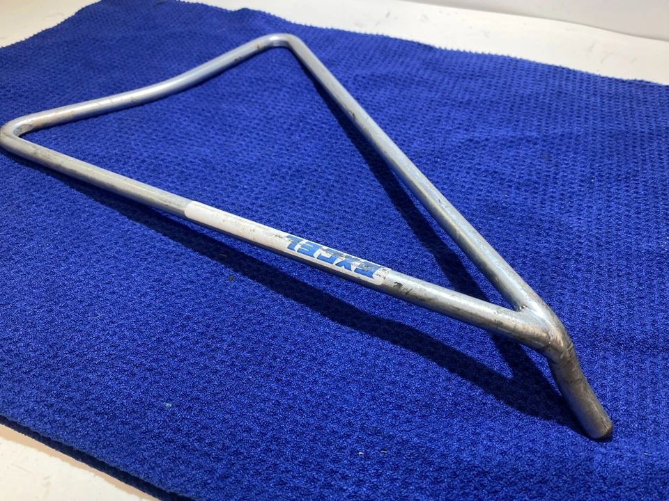 YZ 125 YAMAHA YZ 250 SOPORTE LATERAL SOPORTE TRIANGULAR YAMAHA YZ 125 SOPORTE #99RM Foto 4 de 4