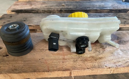 Audi A6 4F Ersatzteile für Bremskraftverstärker 4F0612105G 4F0612107D