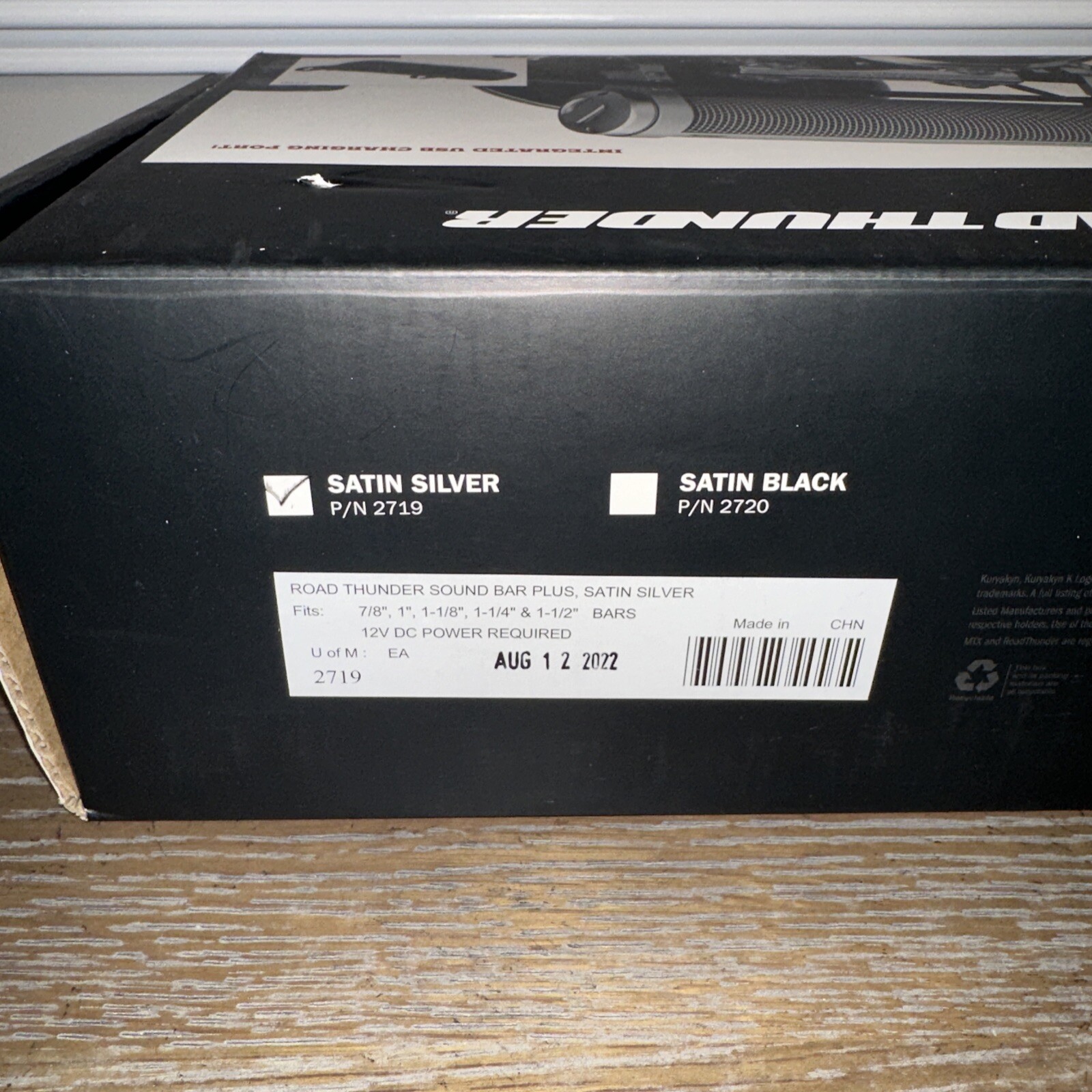 Kuryakyn Road Thunder Sound Bar Plus by MTX 7/8