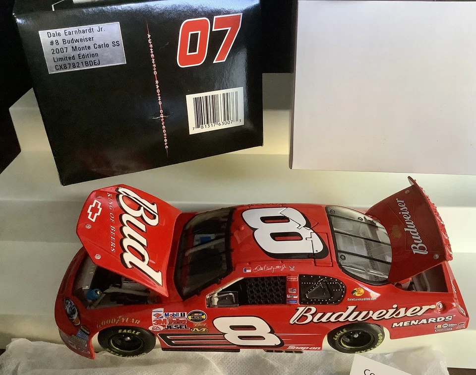 DALE EARNHARDT JR #8 BUDWEISER 2007 MONTE CARLO SS 1:24 STOCK CAR ACTION SPORTS - Image 2 of 4