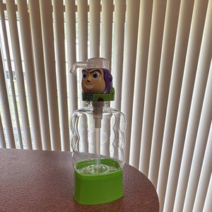 Mouthwash Pump Dispenser Bottle with Dispenser Feature
