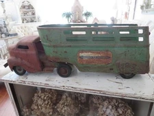 Large Vintage Wyandotte TOY TRUCK Pressed Steel Semi with Hauler Bed Trailer
